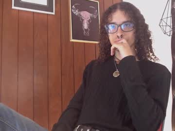Feluriam_ Chaturbate stream image from June 19, 2025