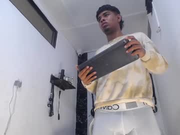 Tayron_Jr Chaturbate stream image from June 19, 2025