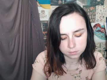 Veryveryvery_Shy Chaturbate stream image from June 19, 2025