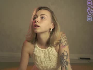 Justbarbie Chaturbate stream image from June 19, 2025