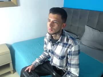 Dereckk_18 Chaturbate stream image from June 19, 2025