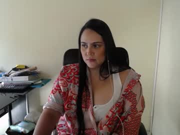 Neny445 Chaturbate stream image from June 19, 2025