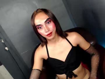 Queenfoxylady Chaturbate stream image from June 19, 2025