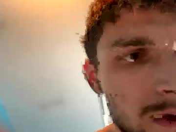 Hungkubenski Chaturbate stream image from June 19, 2025