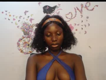 Melanine_Floral Chaturbate stream image from June 19, 2025