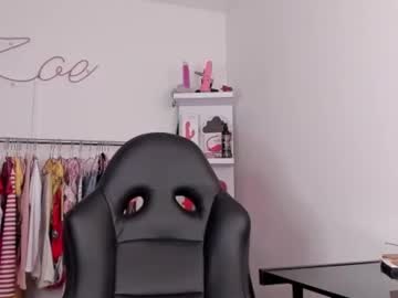 Zoecams Chaturbate stream image from June 19, 2025
