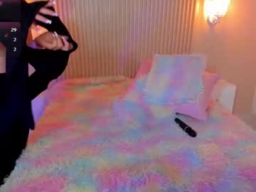 Emilyevans7 Chaturbate stream image from June 19, 2025