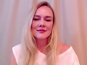 Myloo15 Chaturbate stream image from June 19, 2025