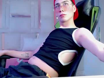 Michael_Twinkk Chaturbate stream image from June 19, 2025