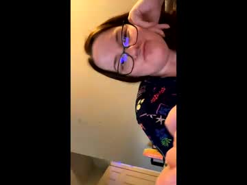 Sexiidee69 Chaturbate stream image from June 19, 2025
