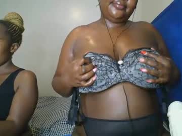 Sassie_Bee Chaturbate stream image from June 19, 2025