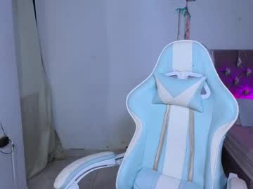 Elaseles23 Chaturbate stream image from June 20, 2025