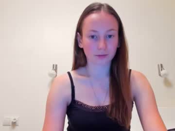 Jeanwhitexo Chaturbate stream image from June 20, 2025