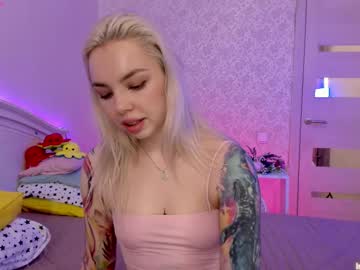 Lillimooore Chaturbate stream image from June 20, 2025
