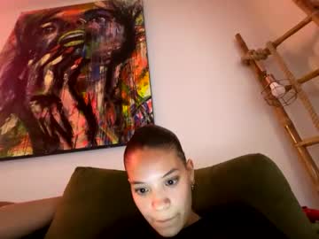 Angelia01m Chaturbate stream image from June 20, 2025