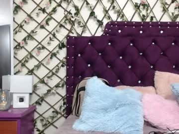 Bella_Warren Chaturbate stream image from June 20, 2025