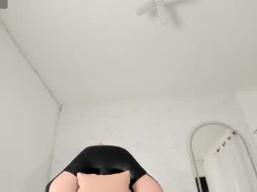 Akanecox Chaturbate stream image from June 20, 2025