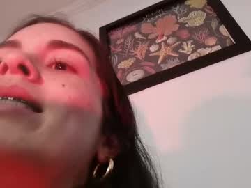 Redfloweer Chaturbate stream image from June 20, 2025