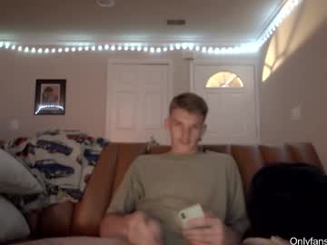 Deeyungguy Chaturbate stream image from June 20, 2025