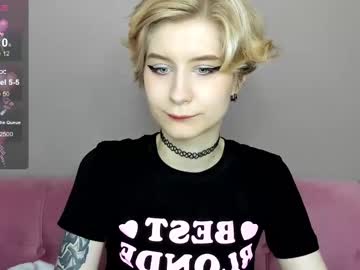 Julescrown Chaturbate stream image from June 20, 2025