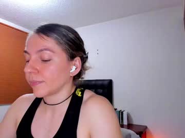 Lolawinx_ Chaturbate stream image from June 20, 2025