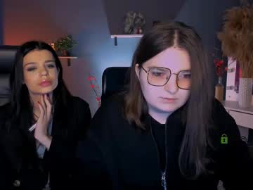 Cherry_Hugs Chaturbate stream image from June 20, 2025