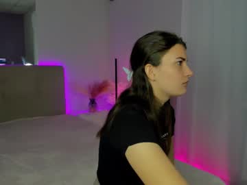Laura__Leee Chaturbate stream image from June 20, 2025
