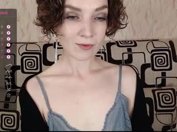 Tinawincee Chaturbate stream image from June 20, 2025