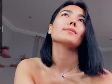 Darkroombabe Chaturbate stream image from June 20, 2025