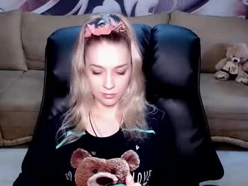 Lovellymalina Chaturbate stream image from June 20, 2025
