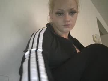 Nikkisnow69 Chaturbate stream image from June 20, 2025