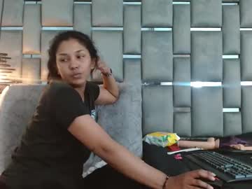 Elsa_Parisii Chaturbate stream image from June 20, 2025