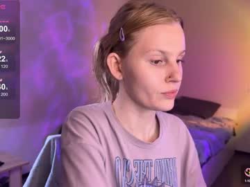Lunacyy Chaturbate stream image from June 20, 2025