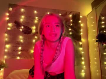 Vickyslove Chaturbate stream image from June 20, 2025