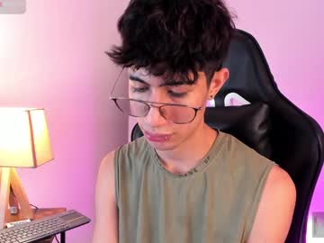 Novawheeler Chaturbate stream image from June 20, 2025