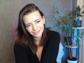 Elinapretty Chaturbate stream image from June 21, 2025