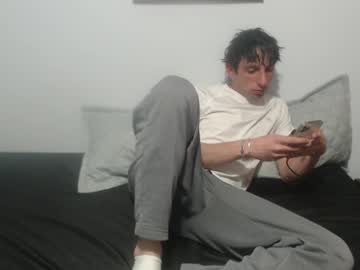 Kikelargo22 Chaturbate stream image from June 21, 2025
