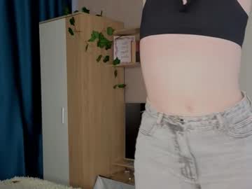 Monabinford Chaturbate stream image from June 21, 2025
