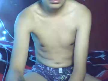 Alexrive0 Chaturbate stream image from June 21, 2025