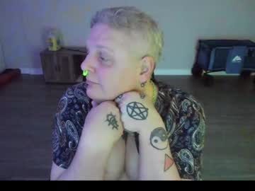 Queersuccubus Chaturbate stream image from June 21, 2025
