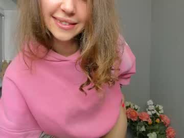 Afinacutie Chaturbate stream image from June 21, 2025