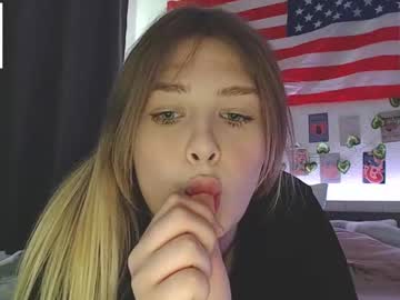Krisi_Myrr Chaturbate stream image from June 21, 2025