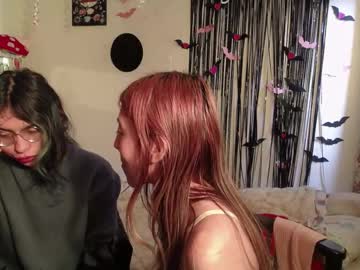 Briarandblair Chaturbate stream image from June 21, 2025