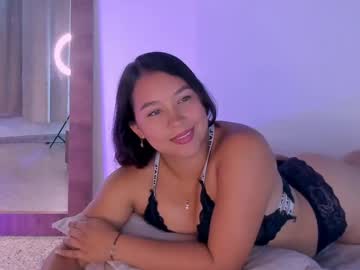Kittenlittleeyes Chaturbate stream image from June 21, 2025