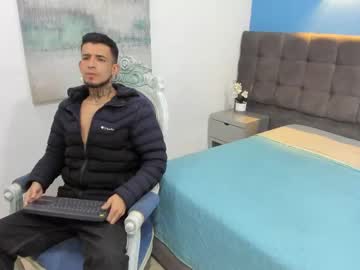 Dereckk_18 Chaturbate stream image from June 21, 2025