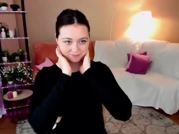 Alluringeyess Chaturbate stream image from June 21, 2025