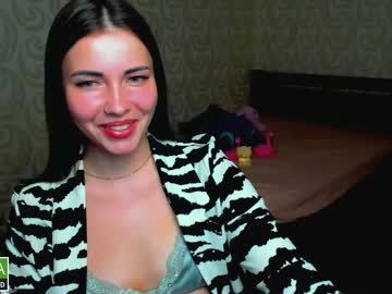 Ariameow555 Chaturbate stream image from June 21, 2025