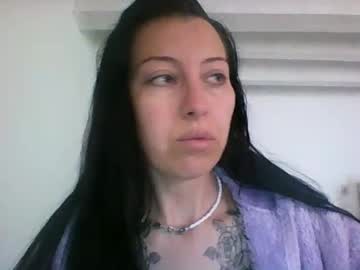Reginatorresoficial Chaturbate stream image from June 21, 2025