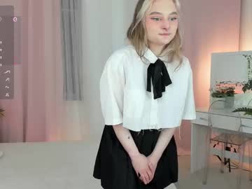 Michellecoy Chaturbate stream image from June 21, 2025