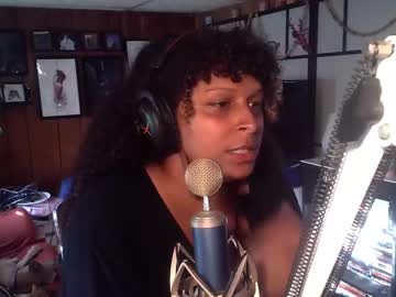 Mocahmami Chaturbate stream image from June 21, 2025